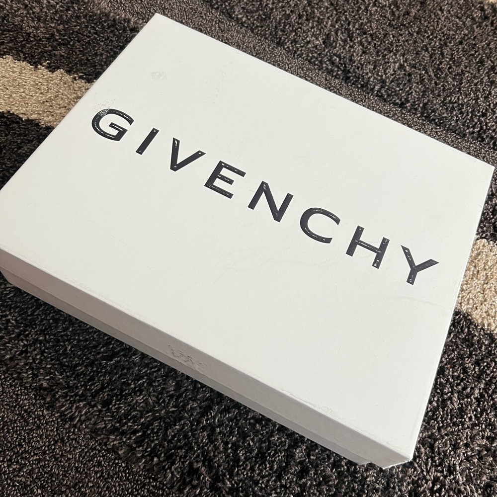 Givenchy Blue Classic Denim Jeans - Picture 3 of 3